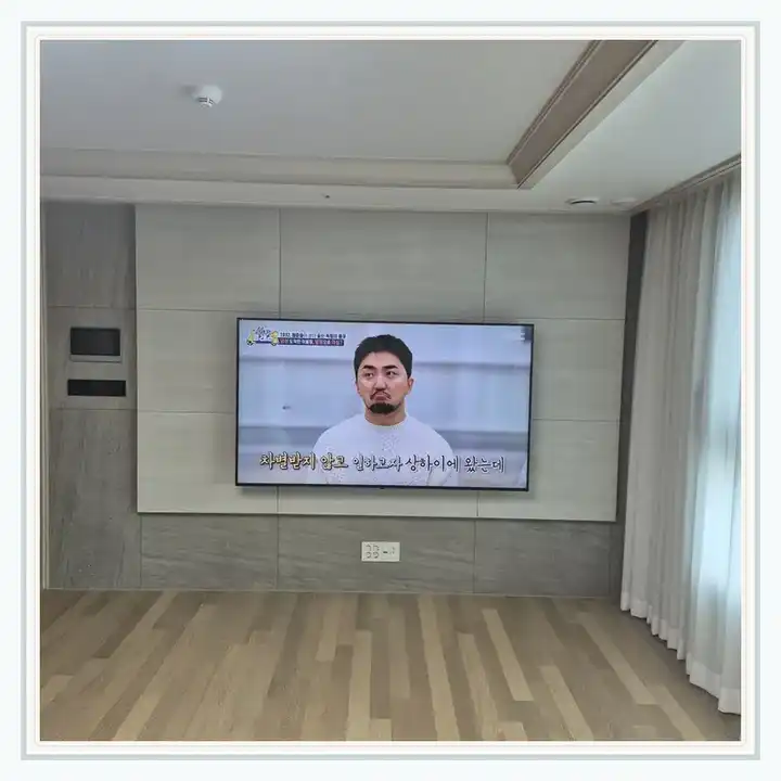웰링턴부평 무타공 벽걸이TV 설치 상담용 브라켓 참고 사진
