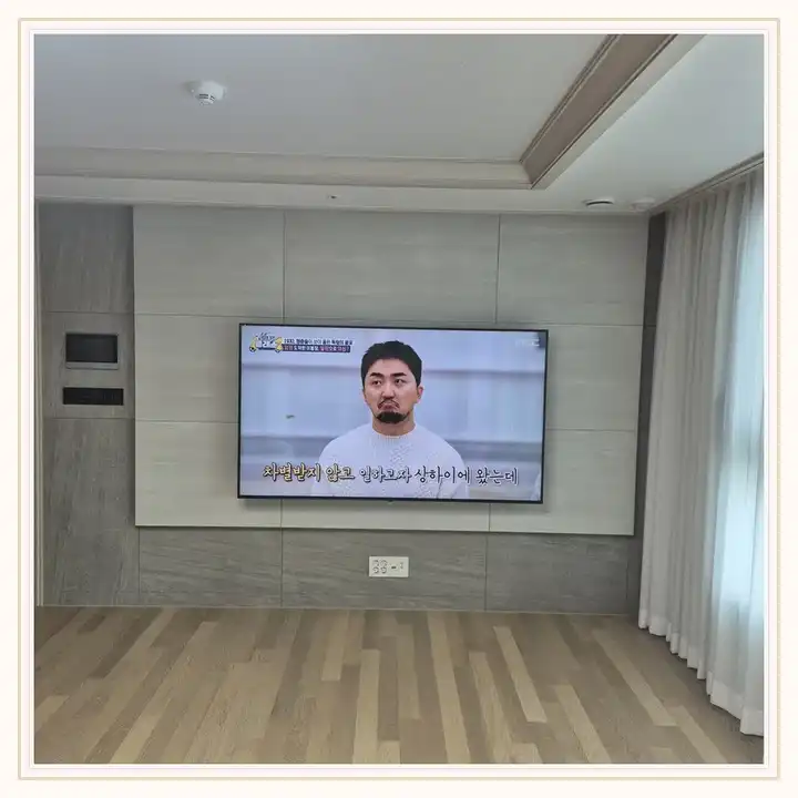 인천송림파인앤유 무타공 벽걸이TV 설치 상담용 브라켓 참고 사진