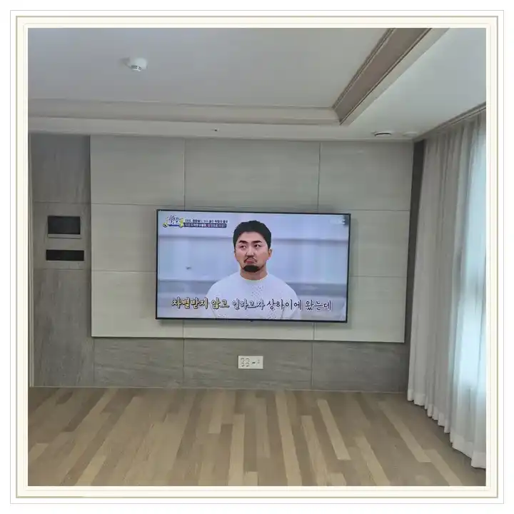 강릉우미린더프리미어 무타공 벽걸이TV 설치 상담용 브라켓 참고 사진