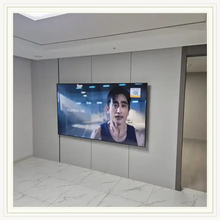 하우스디시그니처98 무타공 벽걸이TV 설치 상담용 브라켓 참고 사진
